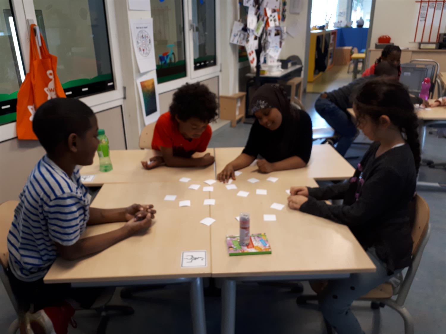 Tafel van 6 oefenen op het grote plein